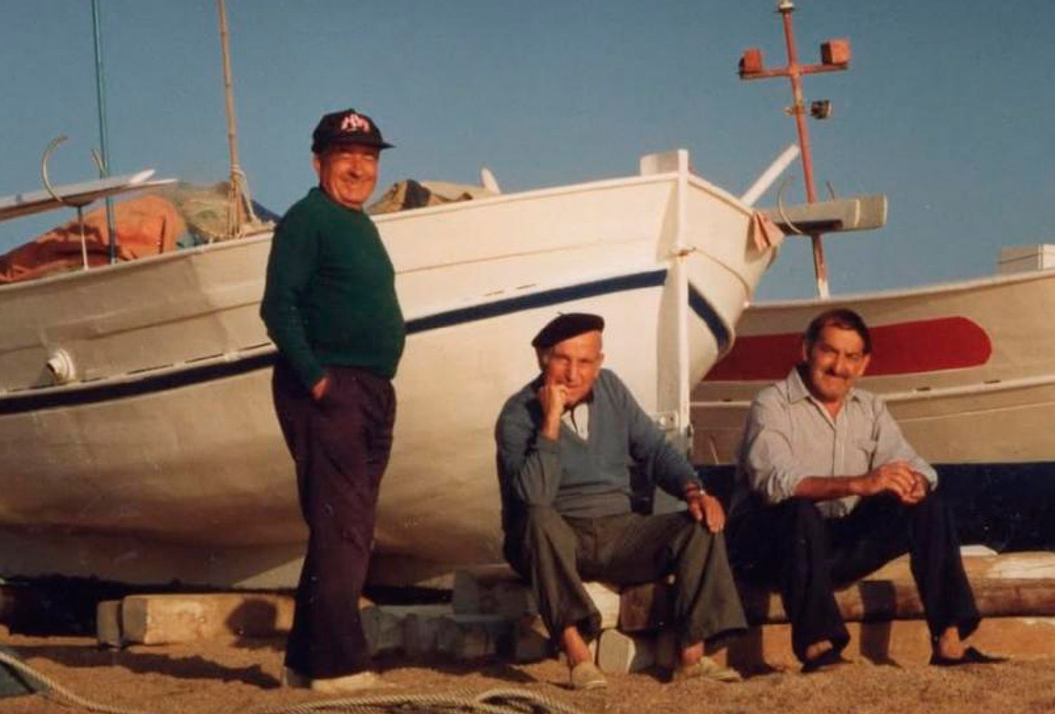 Historia familiar vinculada a Tossa Fotografía antigua de pescadores de Tossa de Mar vinculados a la familia de Núria Gascons